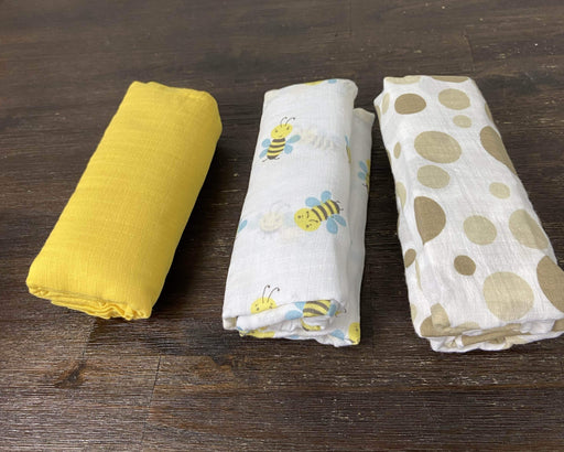 secondhand Baby Love Swaddle Blankets