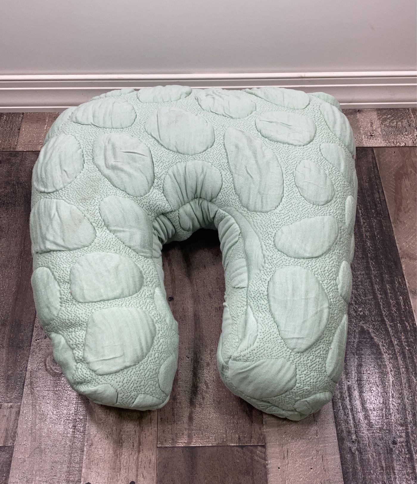 Nook breastfeeding outlet pillow