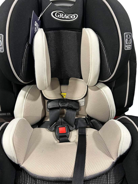 secondhand Graco 4Ever Extend2Fit 4-in-1 Convertible Car Seat