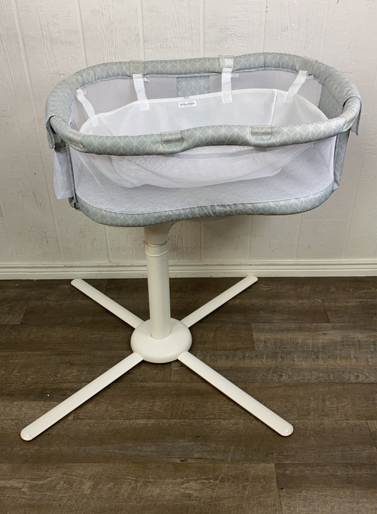 Halo BassiNest Swivel Sleeper, Essentia Series, With Infant Insert and
