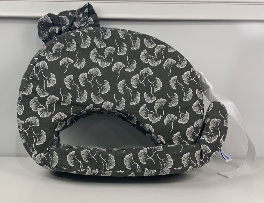 secondhand My Brest Friend Nursing Pillow, Black Flowing Fans