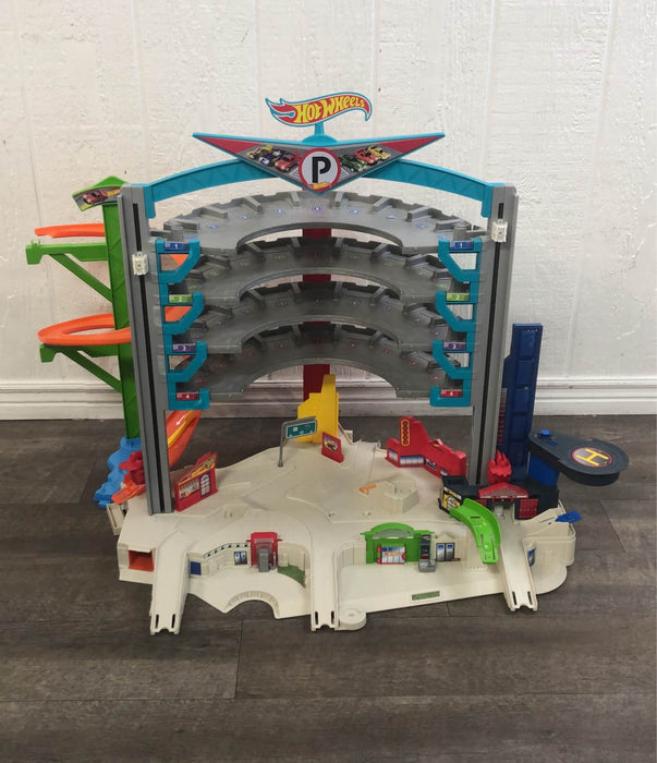 secondhand Hot Wheels Super Ultimate Garage