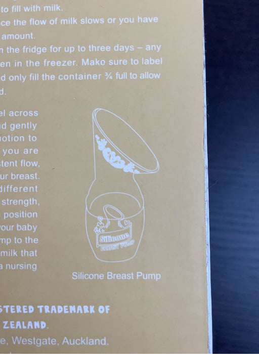 Shop Haakaa Manual Breast Pump at GoodBuy Gear
