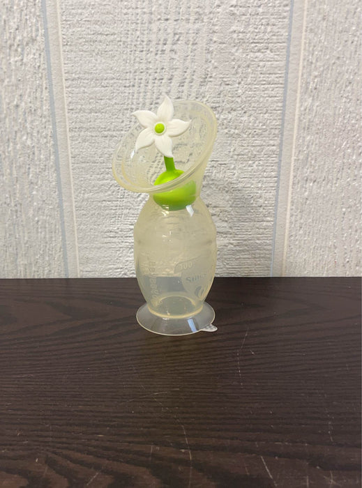 Shop Haakaa Silicone Breast Pump And Flower Stopper Set at GoodBuy Gear