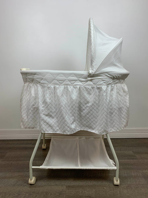 secondhand Delta Children Deluxe Gliding Bassinet