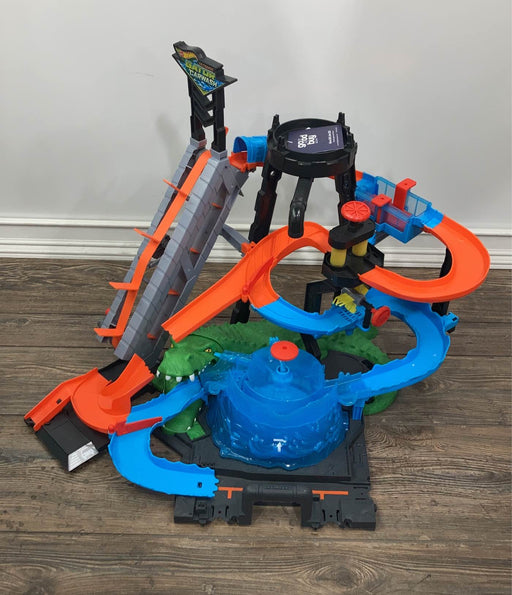 used Hot Wheels Ultimate Gator Car Wash