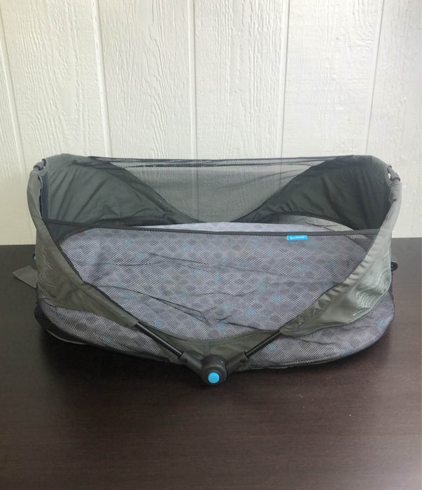 secondhand Munchkin Brica Fold 'n Go Travel Bassinet