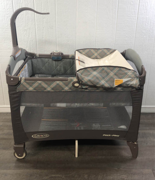 secondhand Graco Pack 'n Play Close2Baby Bassinet Playard