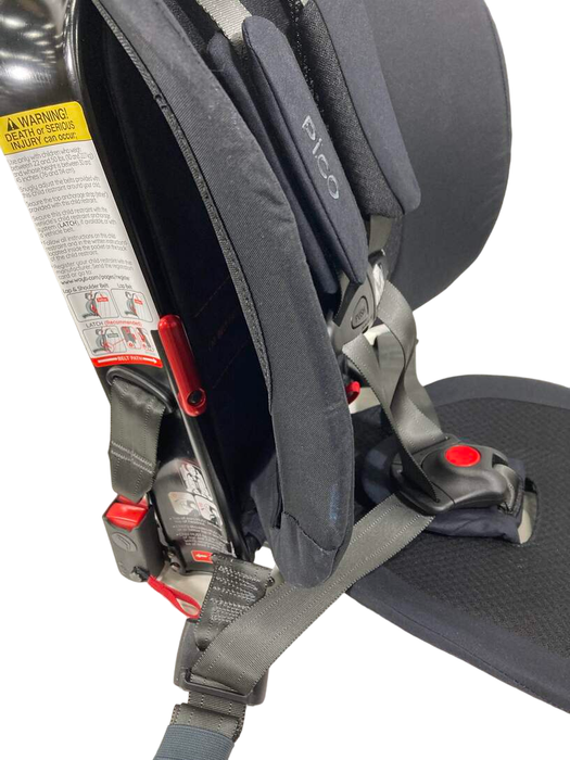 secondhand WAYB Pico Portable Car Seat Bundle, Jet, Deluxe Bag, 2022