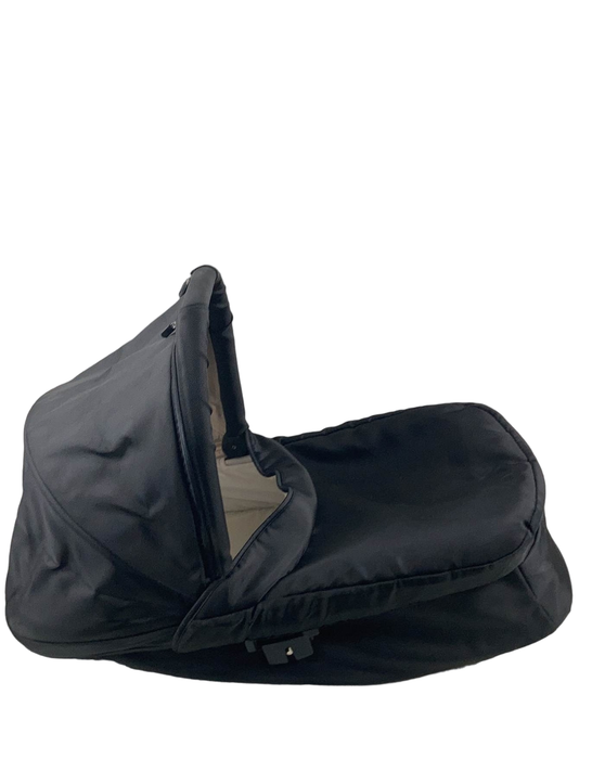 secondhand Britax B-Ready Bassinet