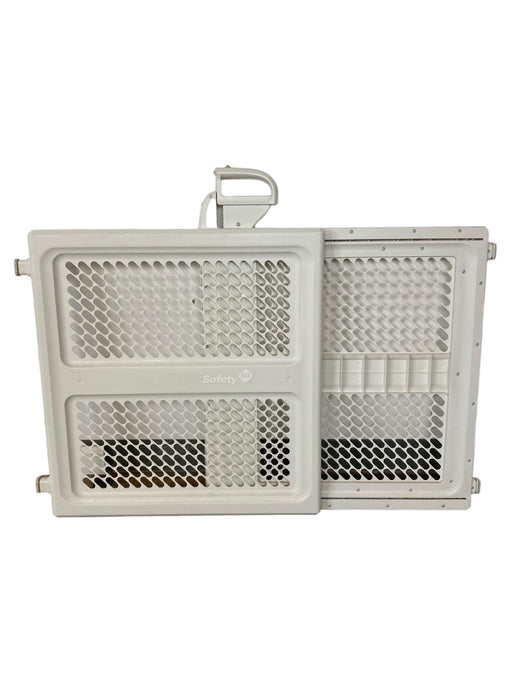 used Safety 1st Pressure Mount Lift, Lock and Swing Gate