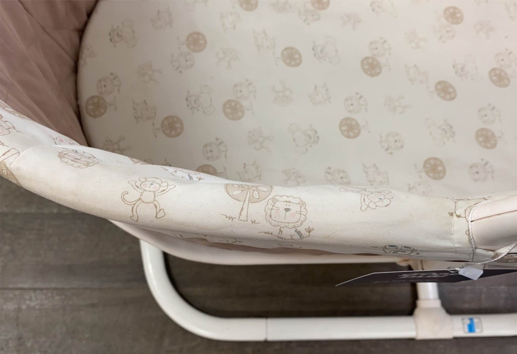 Delta Children Deluxe Moses Bassinet