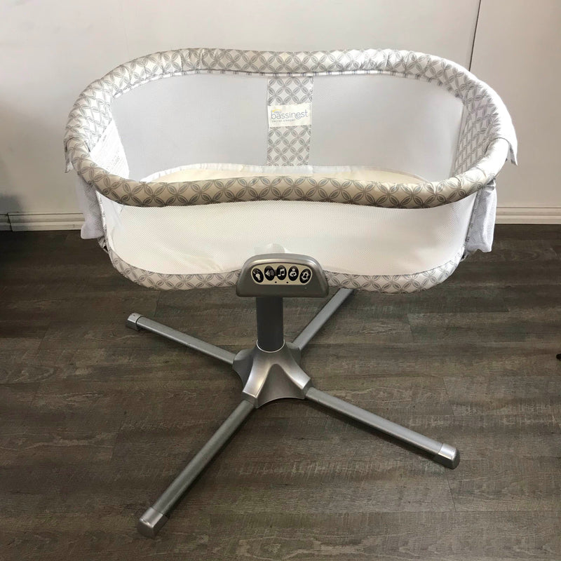Halo BassiNest Swivel Sleeper, Premiere Series, With Newborn Cuddle In