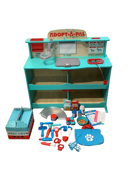 used Melissa & Doug Vet and Groomer Activity Center