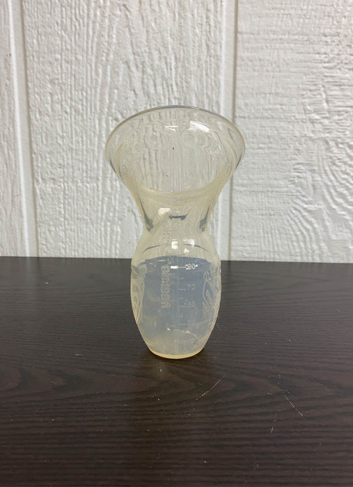 Shop Haakaa Manual Breast Pump at GoodBuy Gear