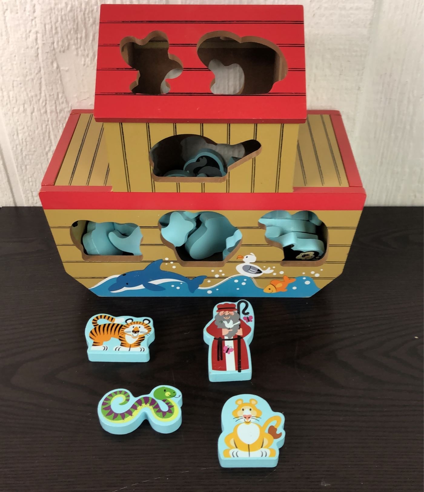 Melissa & doug noah's ark best sale shape sorter