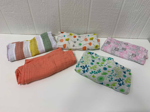 used BUNDLE Baby Swaddles