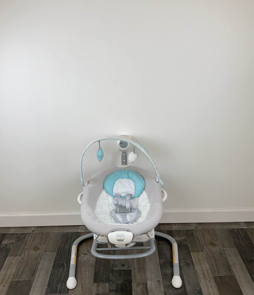 secondhand Graco Soothe 'n Sway Swing with Portable Rocker, Has clouds on seat