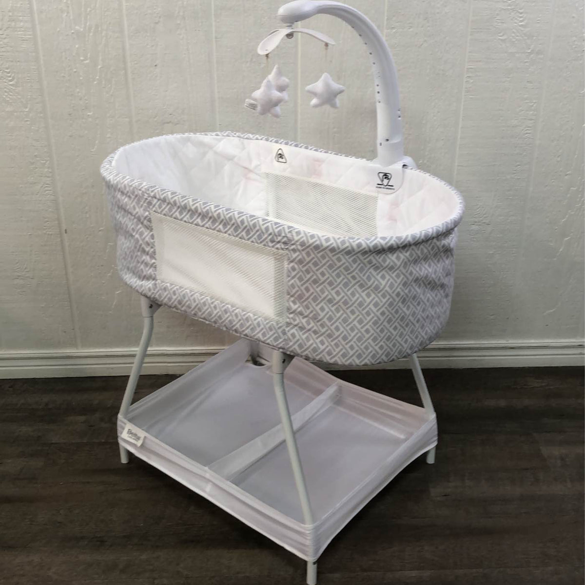 Delta Children Sweet Slumber Bassinet