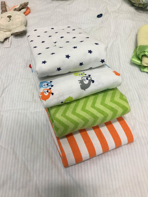 secondhand BUNDLE New Baby Essentials