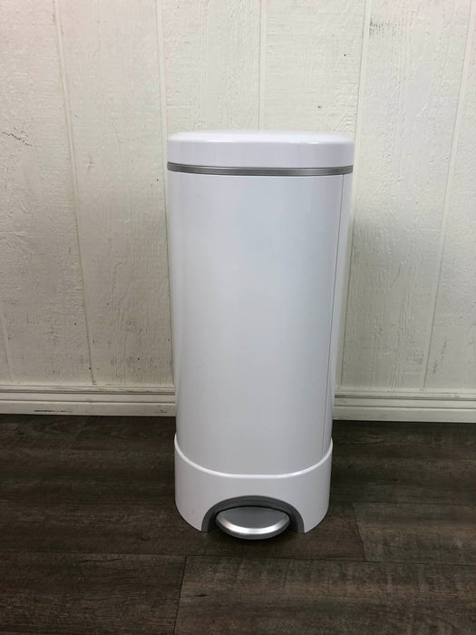 used Munchkin Arm & Hammer Diaper Pail