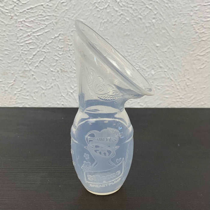 Shop Haakaa Manual Breast Pump at GoodBuy Gear