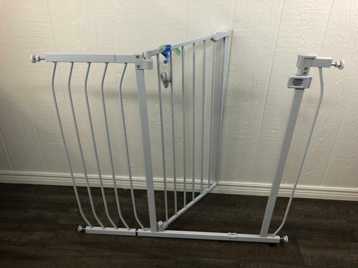 secondhand HomeSafe By Summer Infant Easy Step Walk Through Gate