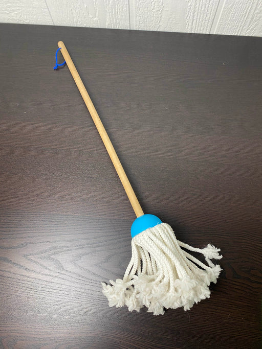 secondhand Melissa & Doug Let’s Play House! Dust! Sweep! Mop!