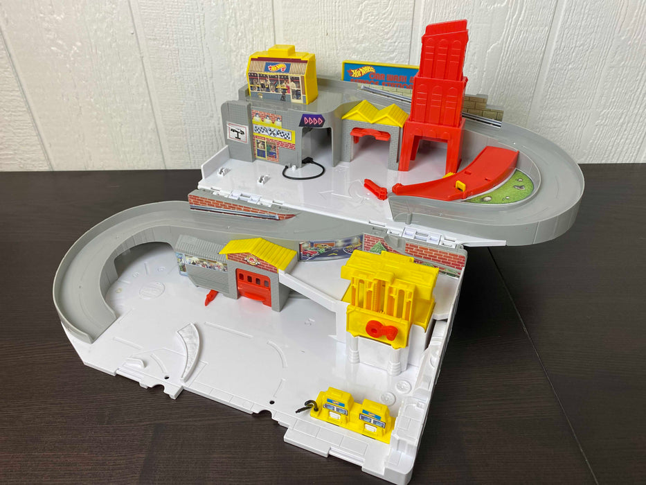 used Hot Wheels Sto and Go Playset