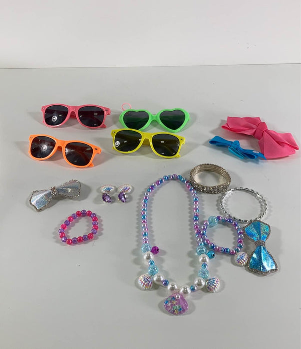 used BUNDLE Dress Up Accessories