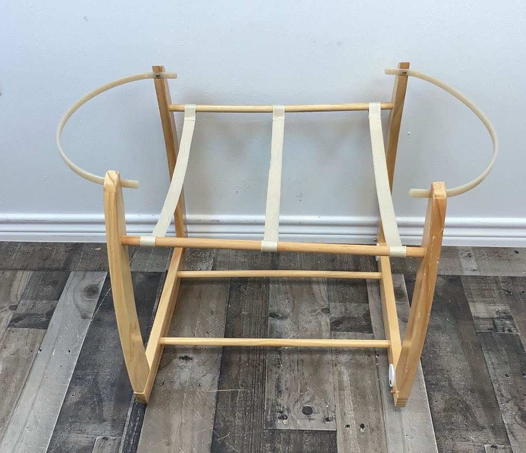 Design Dua Moses Basket With Rocker Stand