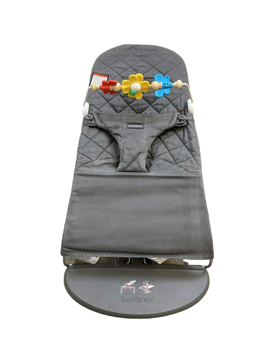 secondhand BabyBjorn Bouncer Bliss, Anthracite Cotton Classic Quilt, Dark Gray Frame, with toy bar