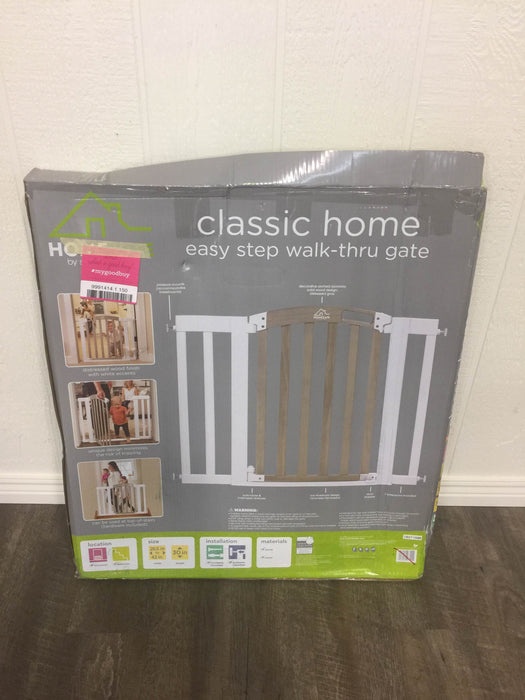 used HomeSafe By Summer Infant Easy Step Walk Through Gate