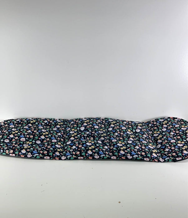 Shop Colugo, The Compact Comfort Layer, Black Floral at GoodBuy Gear