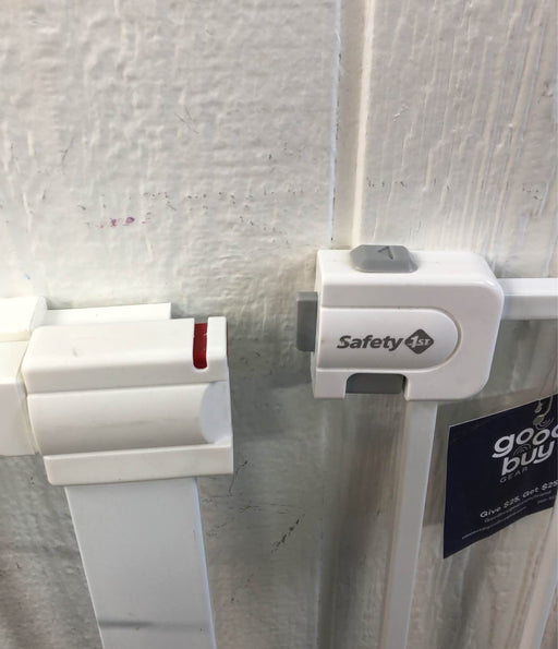 secondhand Safety 1st Easy Install Tall & Wide Walk Through Baby Gate