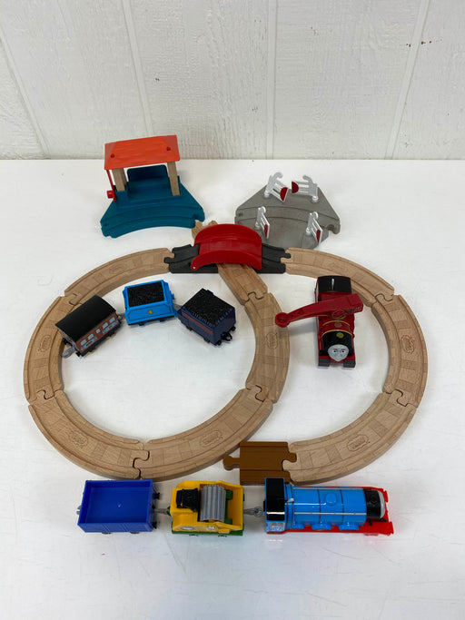 used BUNDLE Thomas and Friends Trains