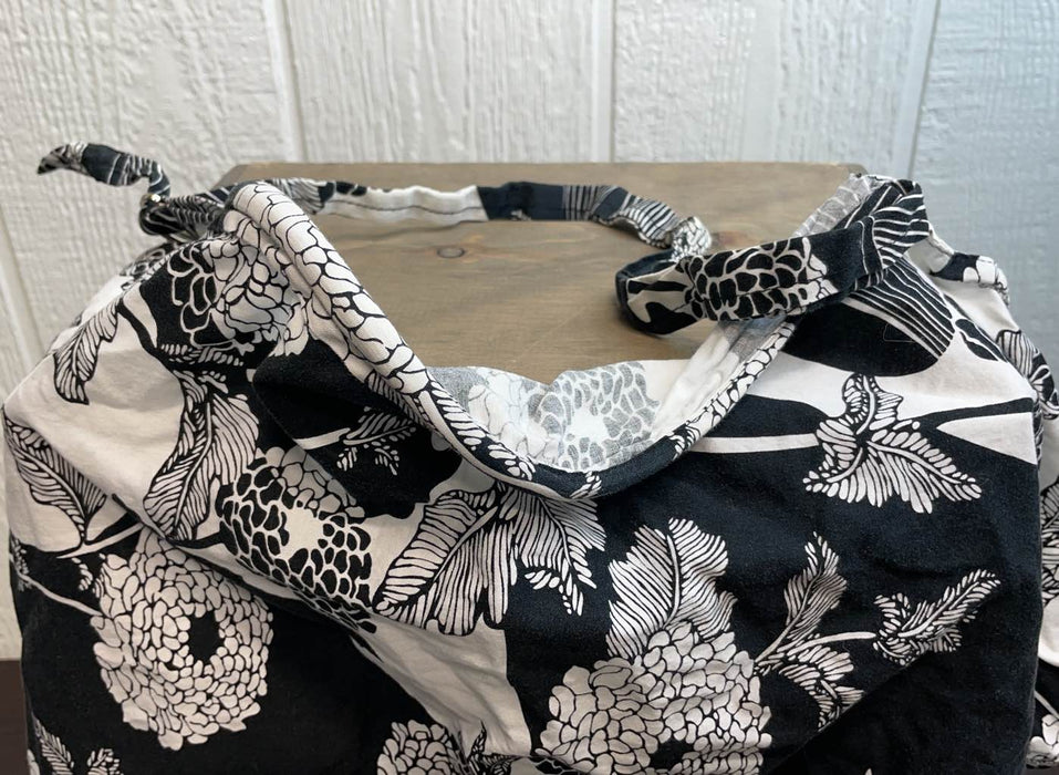 secondhand Bebe Au Lait Premium Cotton Nursing Cover