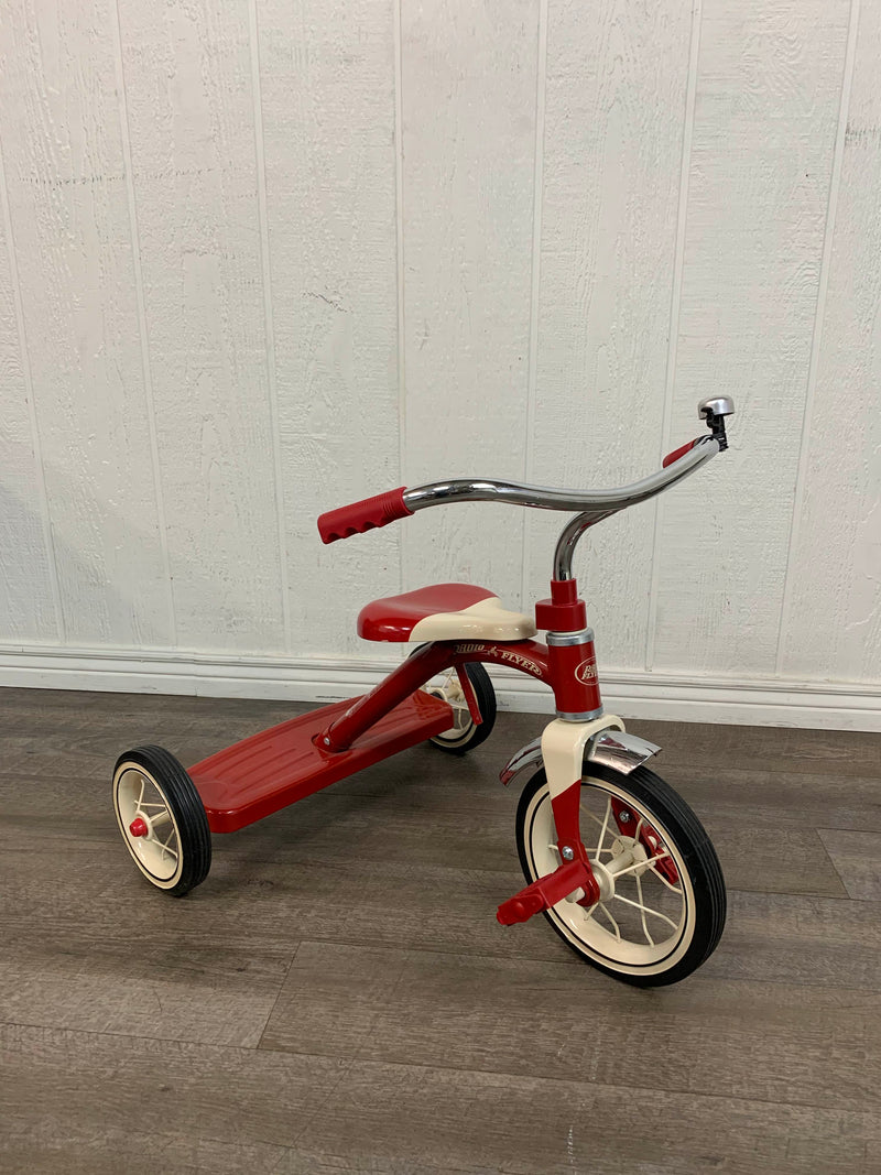 RADIOFRYER　Classic　Red　TRICYCLE Amazon.com: Radio Flyer Big Red Classic Tricycle, Toddler Trike