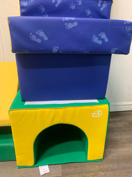 Shop Children's Factory Climber With Tunnel at GoodBuy Gear