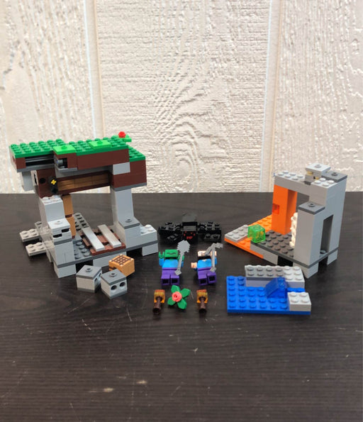 secondhand LEGO Minecraft The "Abandoned" Mine (21166)