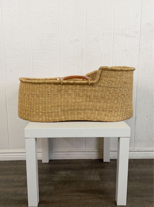 secondhand Design Dua Natural Bilia Bassinet