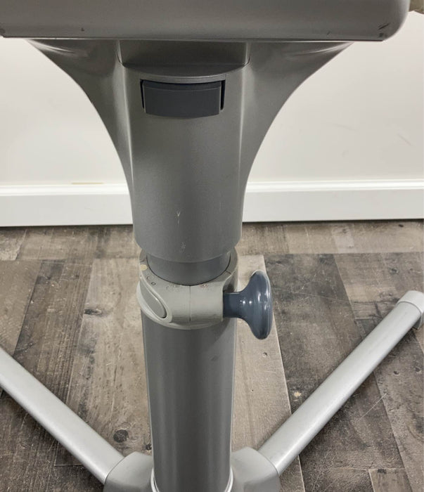 used Halo BassiNest Swivel Sleeper, Premiere Series