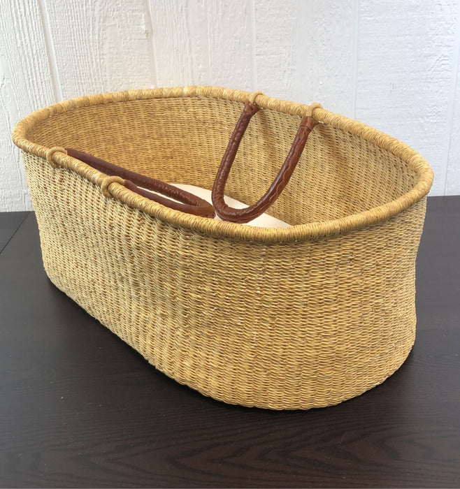 used Design Dua Nap & Pack Bassinet