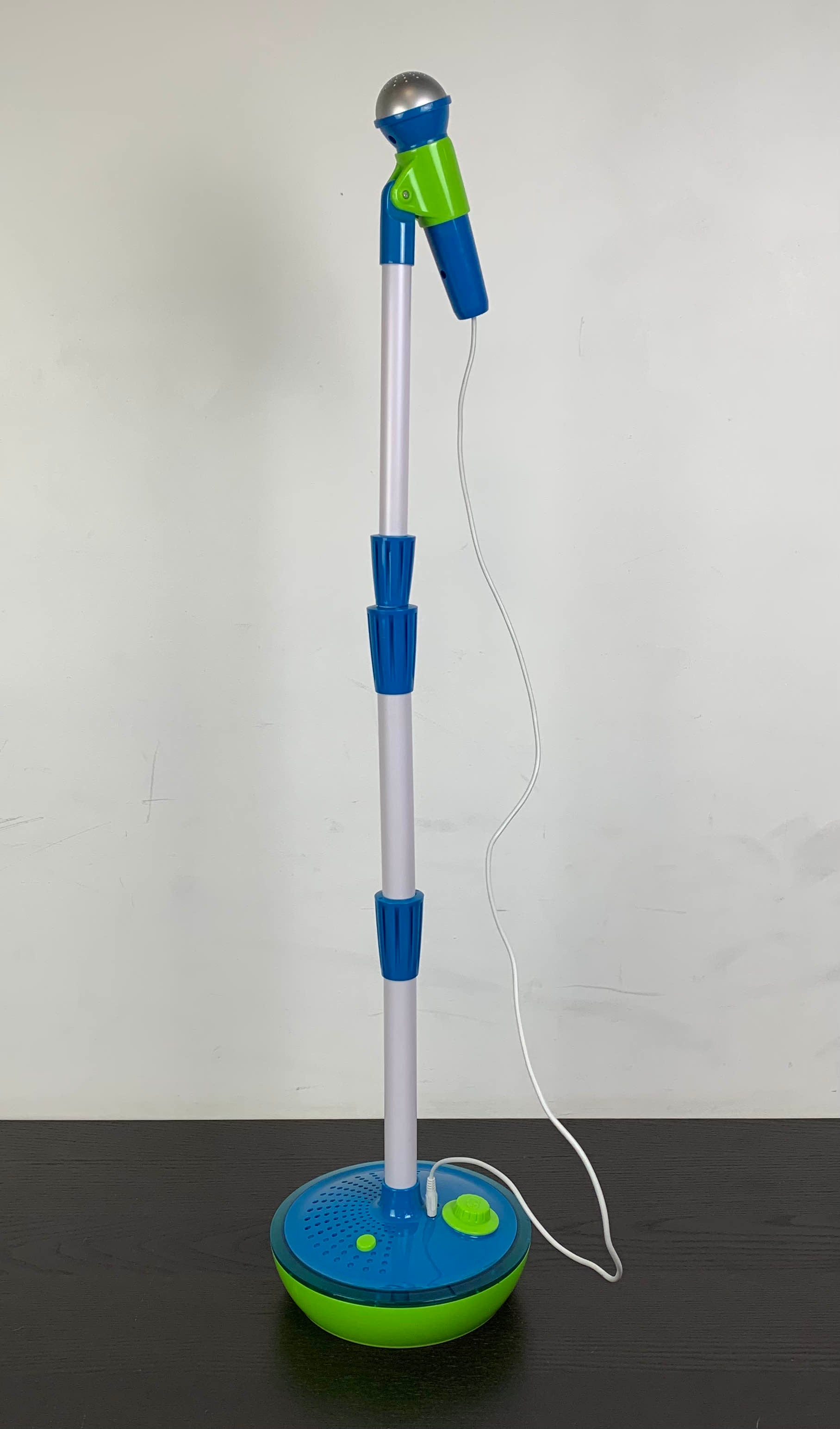 Discovery kids toy store microphone with stand