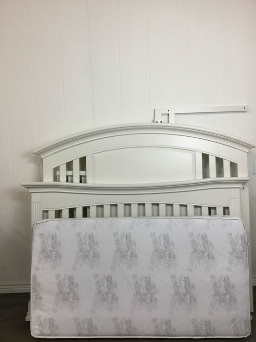 used Baby Cache Montana 4-n-1 Convertible Crib, 2012