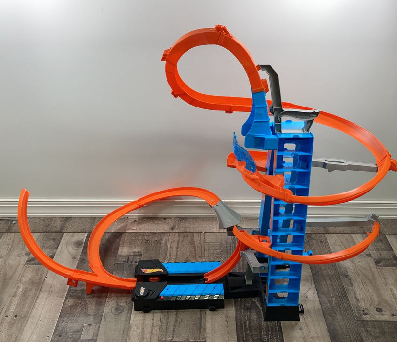 secondhand Hot Wheels Action Sky Crash Tower