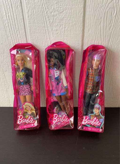 used BUNDLE Barbies