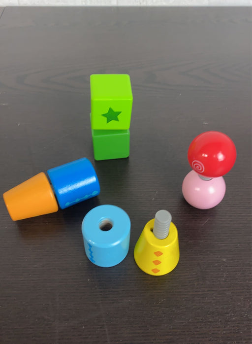 secondhand Hape Twist & Turnables