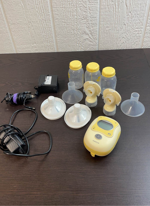 used Medela Freestyle Breast Pump, (21mm & 24mm Flanges)