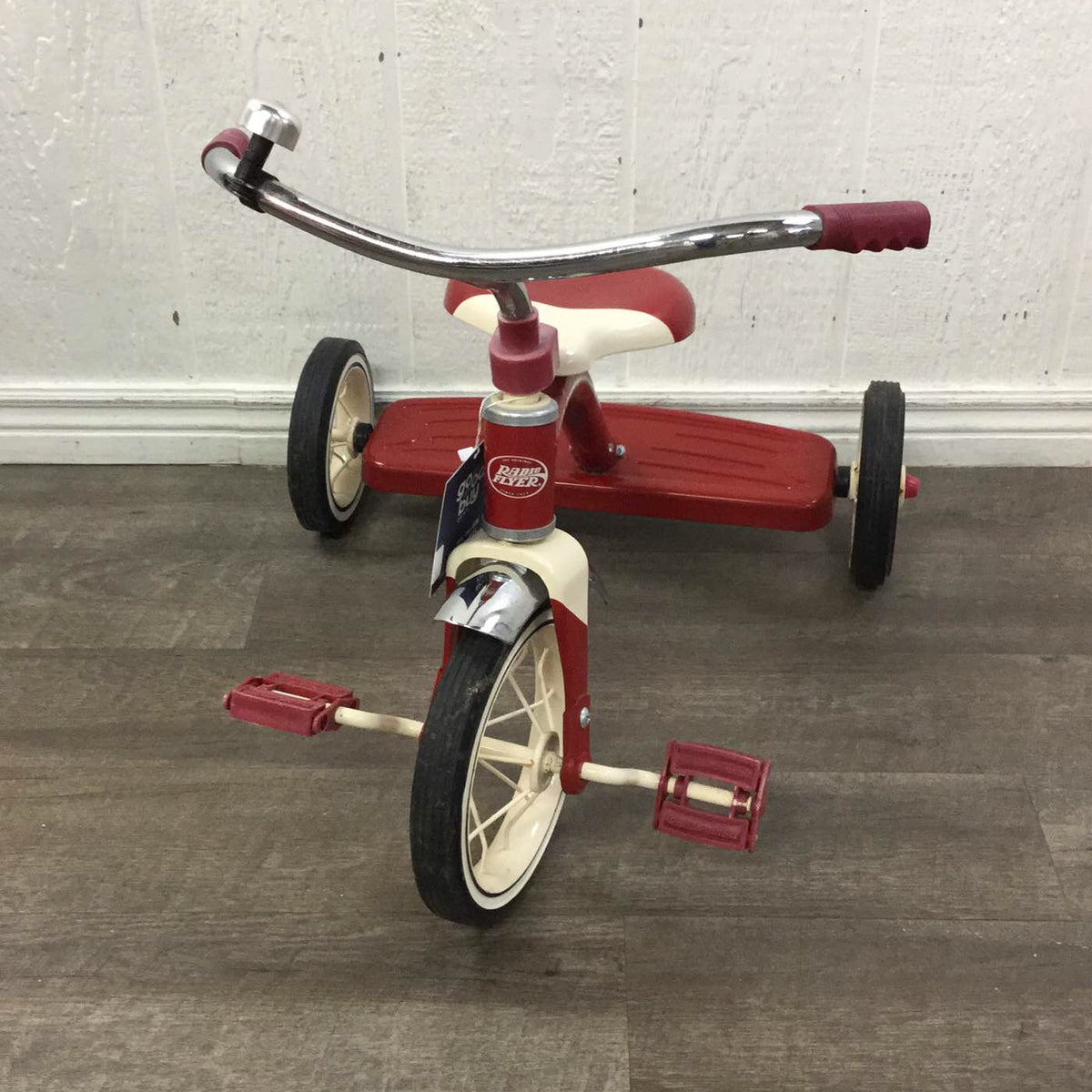 Radio Flyer Classic Tricycle, Red